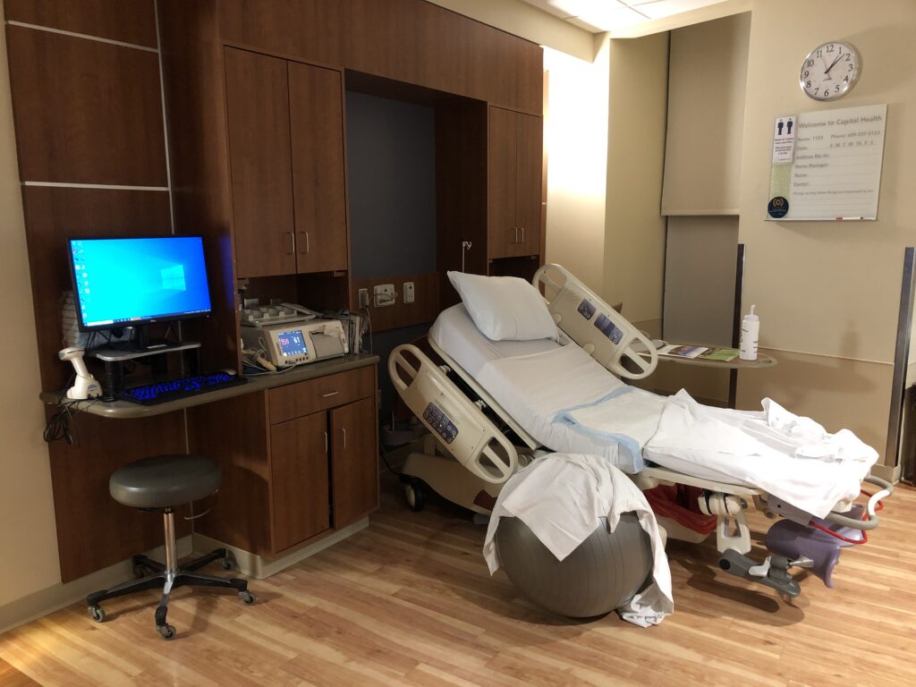 Is a Medical-Grade All-in-One PC Right for Your Healthcare Facility in 2024?