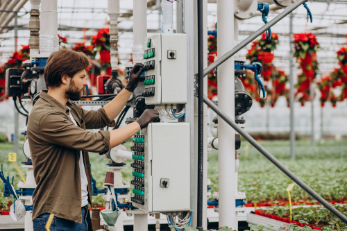 Corvalent Improving Energy Efficiency in Utilities with Industrial Hardware 2 Improving Energy Efficiency in Utilities with Hardware