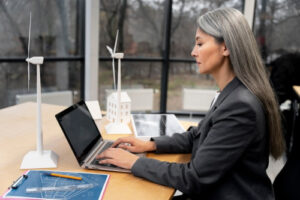 Long-Life Industrial PCs for Harsh Environments(54 characters)